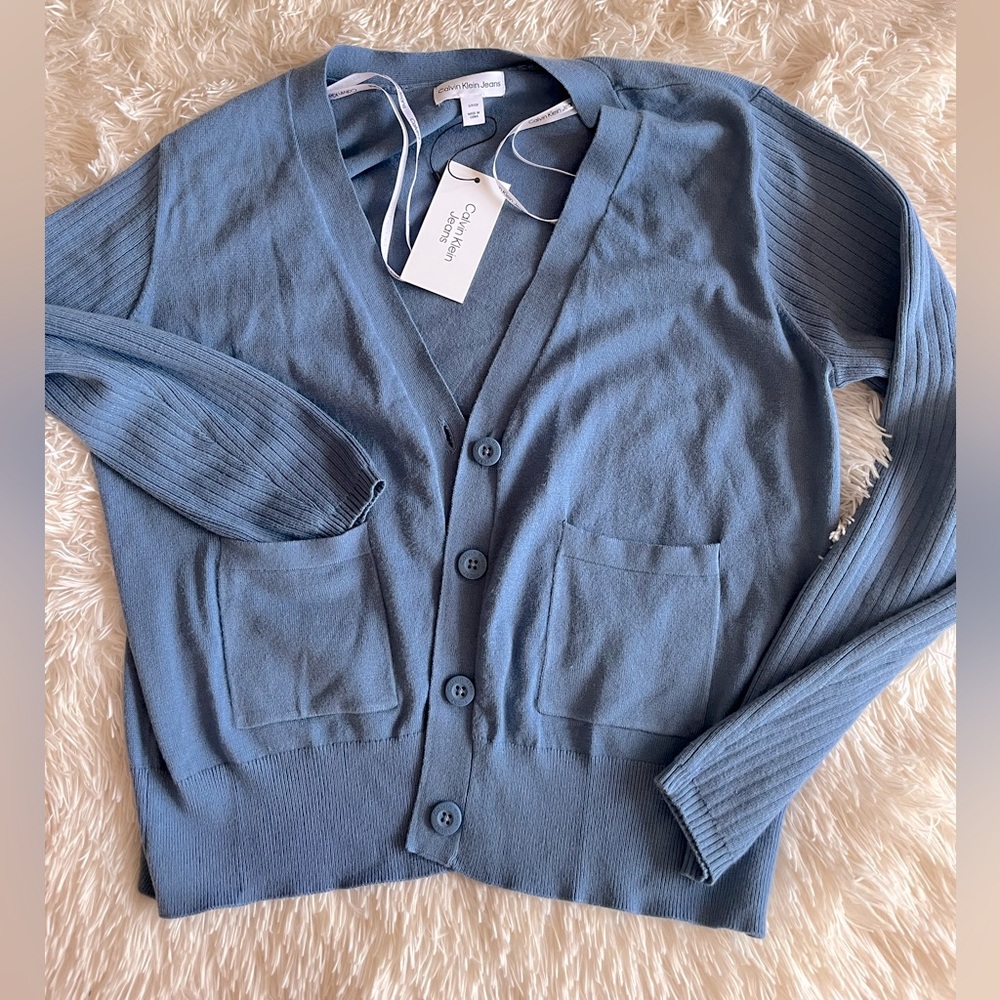 📣 NWT CK Classic Button-up Long Sleeved Cardigan